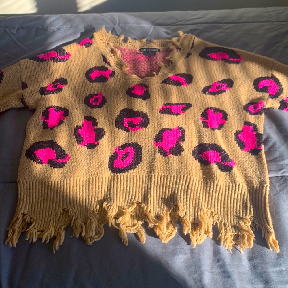 runaway 7 medium sized hot pink cheetah print sweater